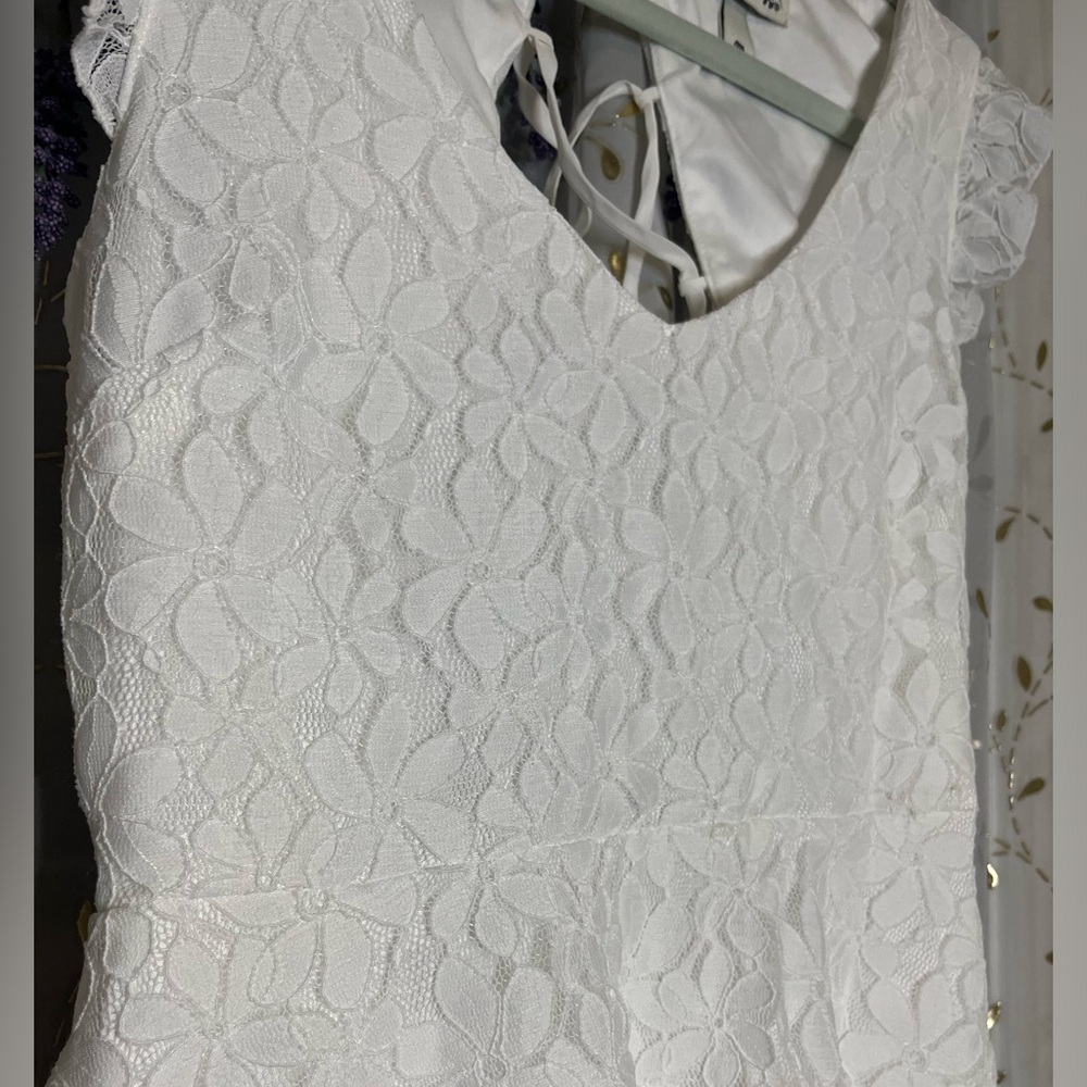 Elegant White Lace Dress